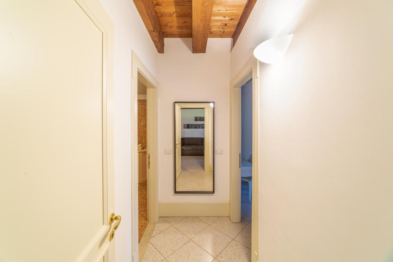 Youatmolino Canal View Apartment Venedig Eksteriør billede